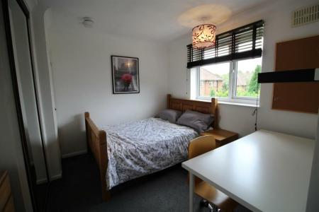 6 bedroom Semi-detached house to let in Winchcomb Road, Norwich, NR2