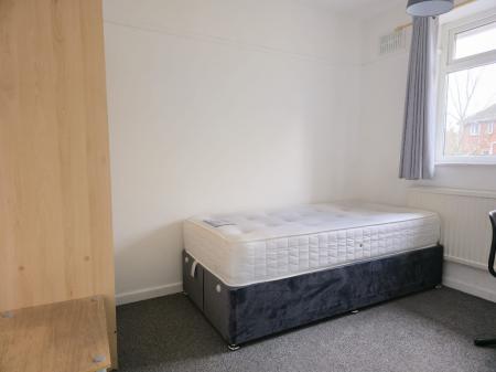 4 bedroom Semi-detached house to let in Wakefield Road, Norwich, NR5