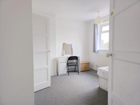 4 bedroom Semi-detached house to let in Wakefield Road, Norwich, NR5