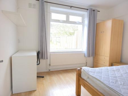 4 bedroom Semi-detached house to let in Wakefield Road, Norwich, NR5