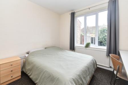 4 bedroom Semi-detached house to let in Robson Road, Earlham, Norwich, NR5