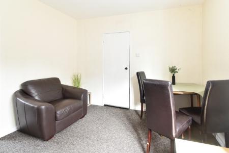 4 bedroom Semi-detached house to let in Robson Road, Earlham, Norwich, NR5