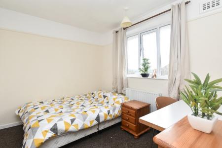 4 bedroom Semi-detached house to let in Robson Road, Earlham, Norwich, NR5