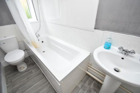 2 bedroom Flat to let in Rolleston Close, Earlham, Norwich, NR5
