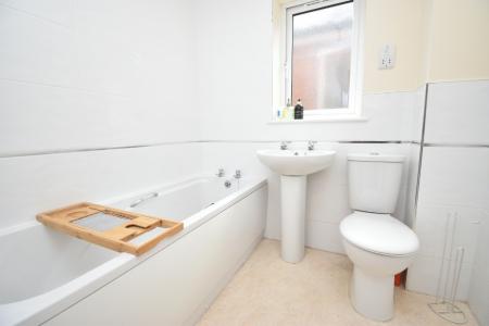 3 bedroom Semi-detached house to let in Janet Smith Close, Norwich, NR7