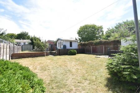 4 bedroom Semi-detached house to let in Friends Road, Norwich, NR5