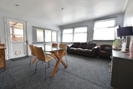 4 bedroom Semi-detached house to let in Friends Road, Norwich, NR5