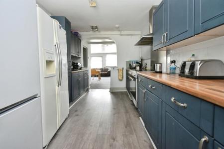 4 bedroom Semi-detached house to let in Friends Road, Norwich, NR5