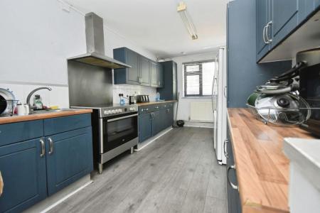 4 bedroom Semi-detached house to let in Friends Road, Norwich, NR5