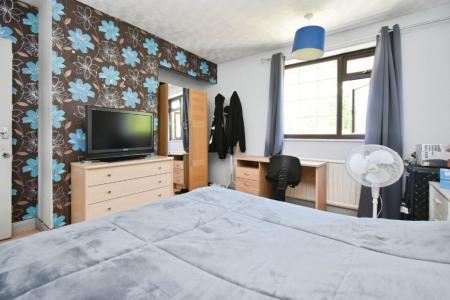 4 bedroom Semi-detached house to let in Friends Road, Norwich, NR5