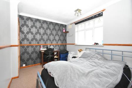 4 bedroom Semi-detached house to let in Brereton Close, Norwich, NR5