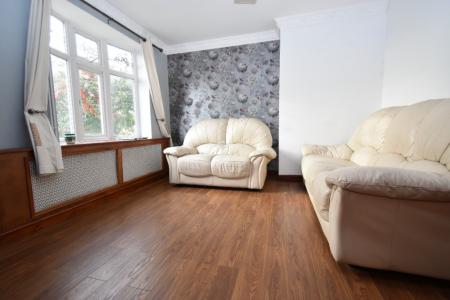 4 bedroom Semi-detached house to let in Brereton Close, Norwich, NR5