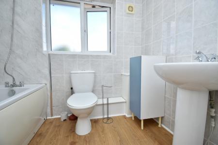 3 bedroom Semi-detached house to let in Filby Close, Norwich, NR5