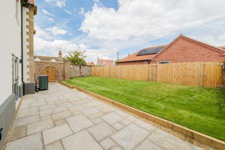 4 bedroom Detached house to let in Lower Farm Mews, Tittleshall, PE32