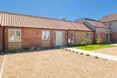 4 bedroom Terraced House to let in Lower Farm Mews, Tittleshall, PE32