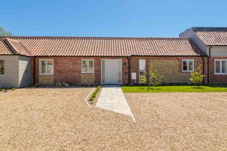 4 bedroom Terraced House to let in Lower Farm Mews, Tittleshall, PE32