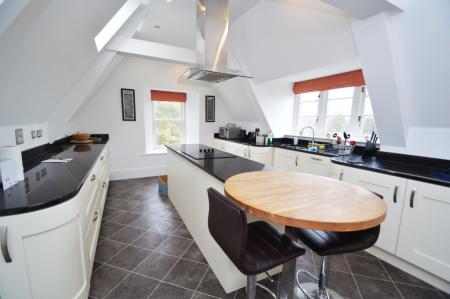 2 bedroom Penthouse for sale in Byland Close, Durham, County Durham, DH1