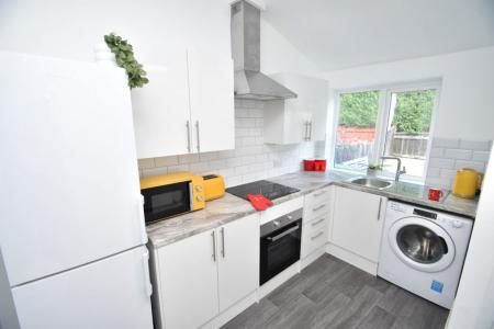 2 bedroom Property to let in Broomside Lane