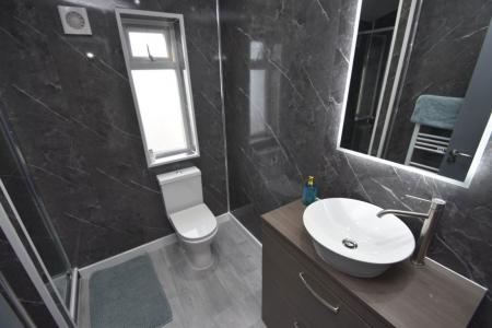 4 bedroom Property to let in Hilda Close, Gilesgate - DH1