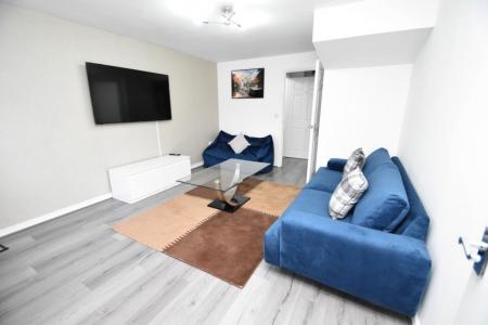 3 bedroom Property to let in Grange Way - DH6