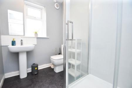 6 bedroom Property to let in Homer Terrace, DH1 4JT