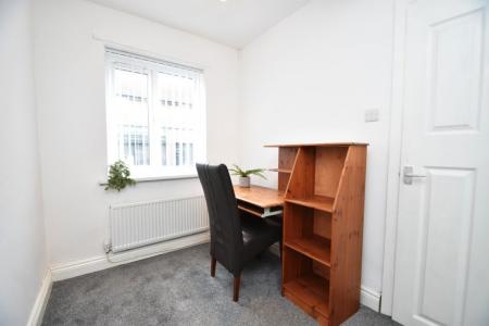 2 bedroom Property to let in Churchill Square - DH1