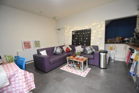 7 bedroom Property to let in Wynyard Grove - DH1