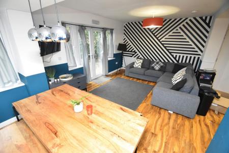 6 bedroom Property to let in Heaviside Place - DH1