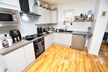 6 bedroom Property to let in Heaviside Place - DH1