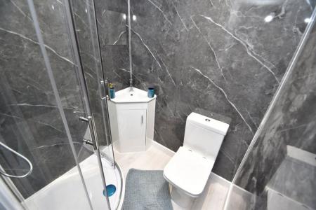 5 bedroom Property to let in Ash Avenue - DH1