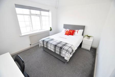 4 bedroom Property to let in Kepier Crescent, Durham, DH1