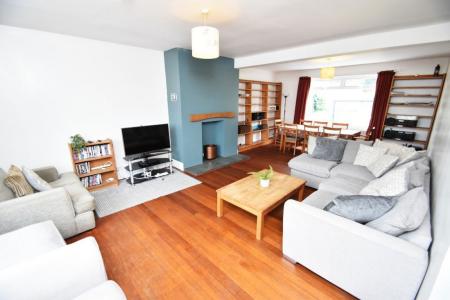 6 bedroom Property to let in Toll House Road