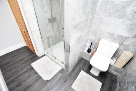 6 bedroom Property to let in Toll House Road