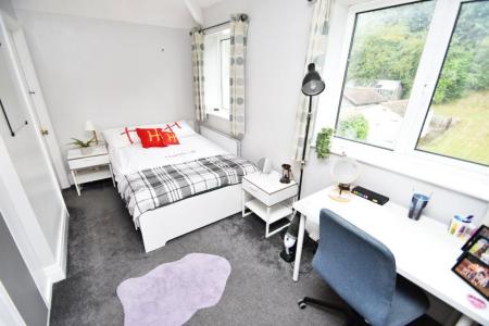 6 bedroom Property to let in Toll House Road