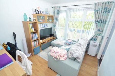 1 bedroom Property to let in Belgravia House - DH1