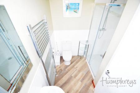 2 bedroom Property to let in Young Street, Gilesgate