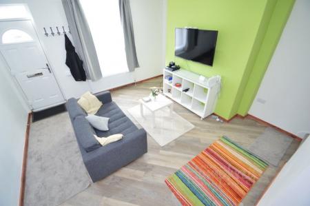 2 bedroom Property to let in Young Street, Gilesgate