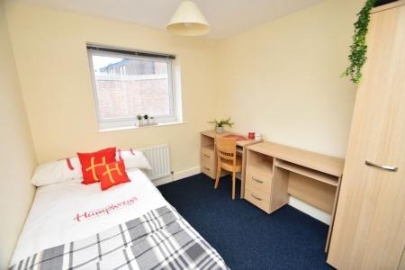 6 bedroom Property to let in The Hallgarth, Durham DH1