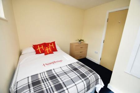 6 bedroom Property to let in The Hallgarth, Durham DH1