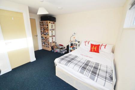 6 bedroom Property to let in The Hallgarth, Durham, DH1