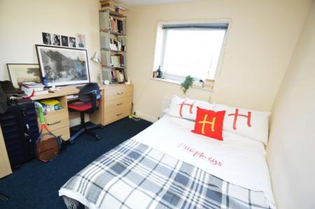 6 bedroom Property to let in The Hallgarth, Durham, DH1