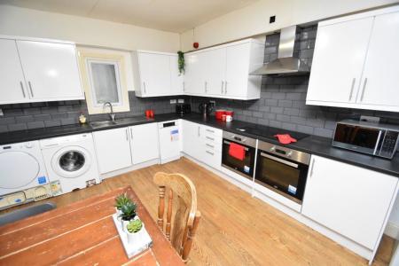 6 bedroom Property to let in The Avenue, Durham, DH1
