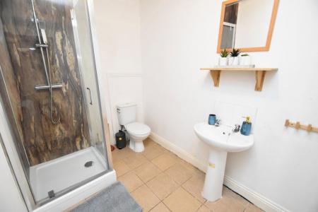 6 bedroom Property to let in The Avenue, Durham, DH1