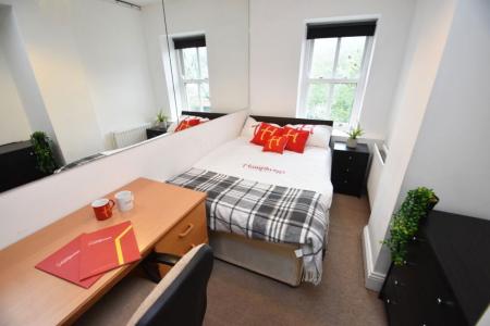 6 bedroom Property to let in The Avenue, Durham, DH1