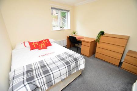 5 bedroom Property to let in Allergate, Durham, DH1