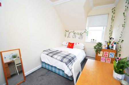 5 bedroom Property to let in Allergate, Durham, DH1