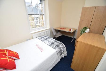 5 bedroom Property to let in Crossgate, Durham, DH1