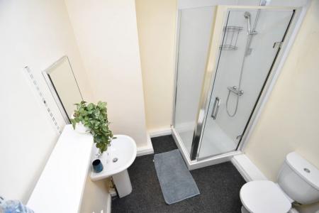 5 bedroom Property to let in Crossgate, Durham, DH1