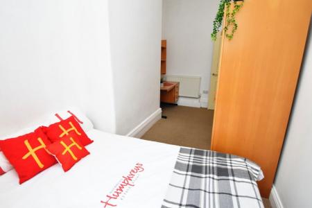 7 bedroom Property to let in The Avenue - DH1