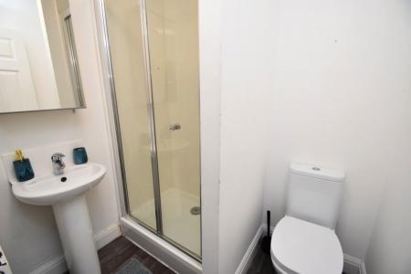 7 bedroom Property to let in The Avenue - DH1